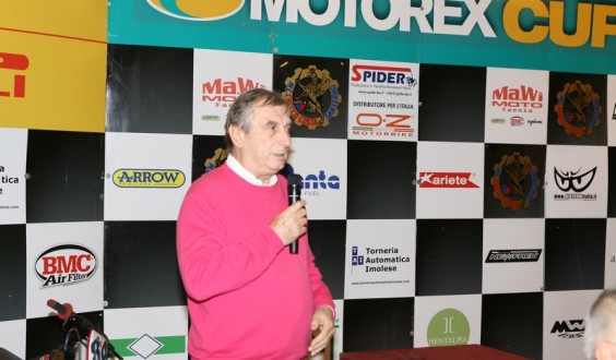 Il Dott. Claudio Costa premia e saluta i piloti del Trofeo Motorex Cup 2012
