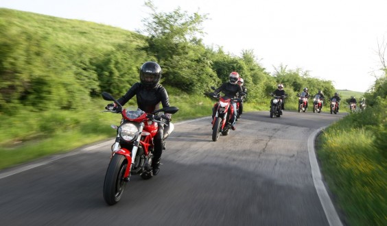 Ducati Dream Tour 2014: nove week end in sella alle rosse di Borgo Panigale