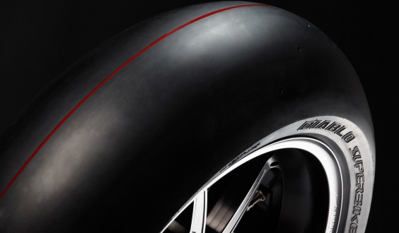 Pirelli DIABLO™ Superbike PRO rinnova la gamma, introducendo nuovi profili, mescole e misure